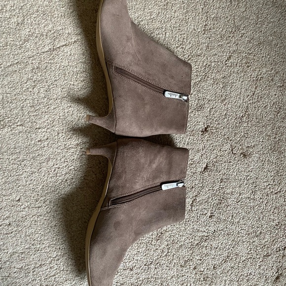 Taupe suede ankle boots - Picture 2 of 5